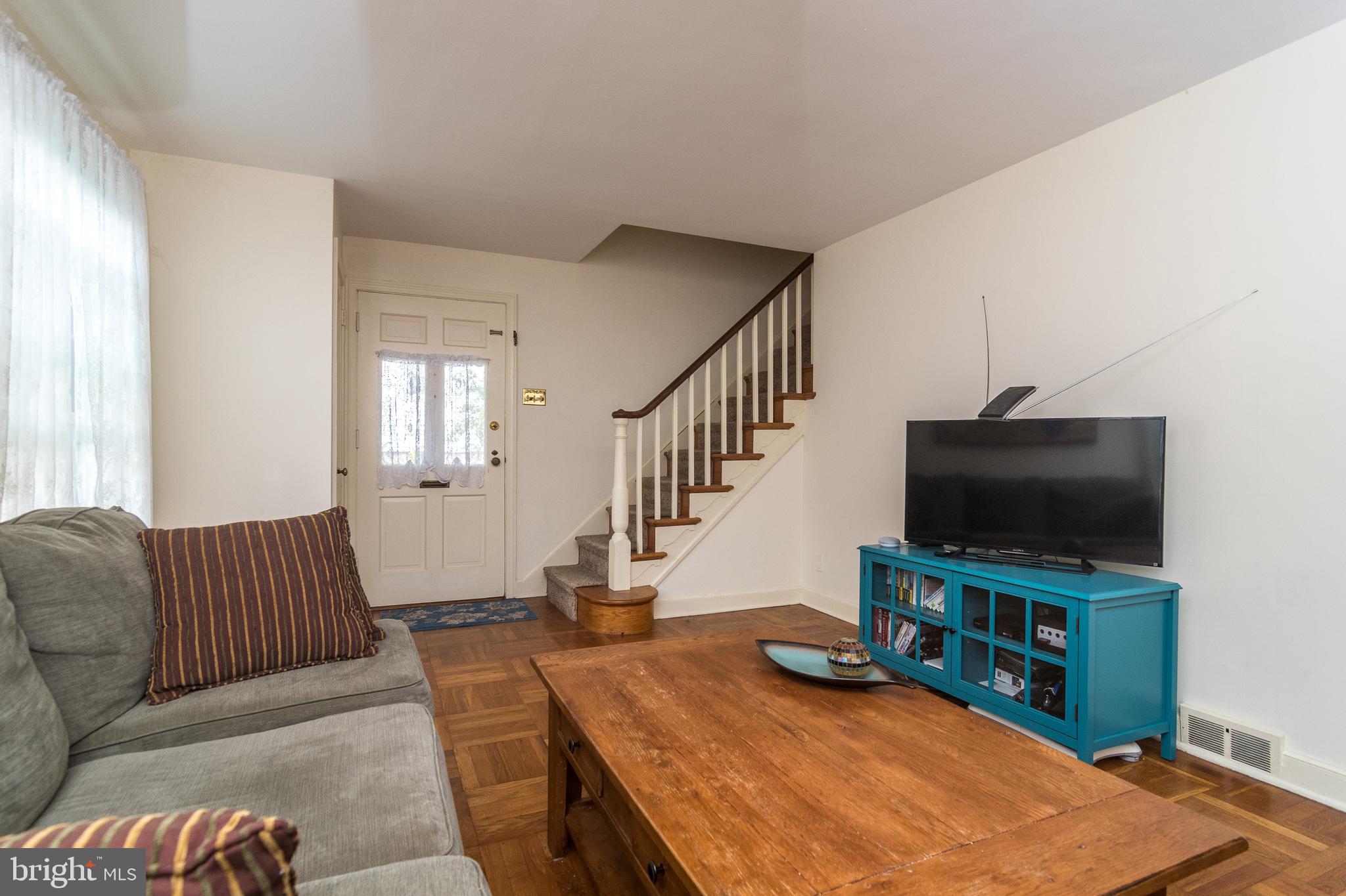 725 Fairfield Road Glenside, PA 19038 - Photo 11 of 39 Living Room