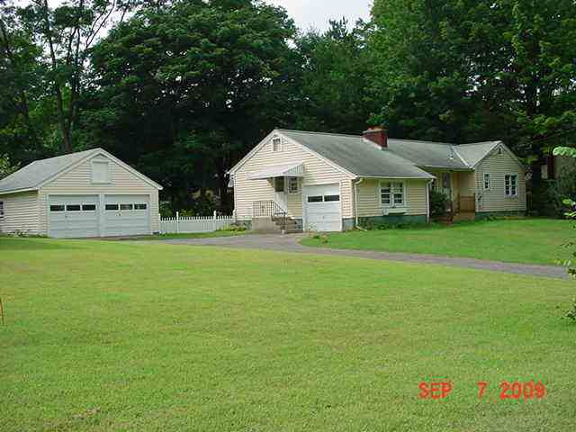 137 Gordon Road Rotterdam, NY 12306 - Photo 1 of 12 Photo 1