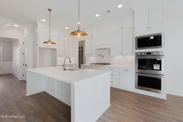 $682,500 | 2035 Livingston Way, Hernando, MS 38632