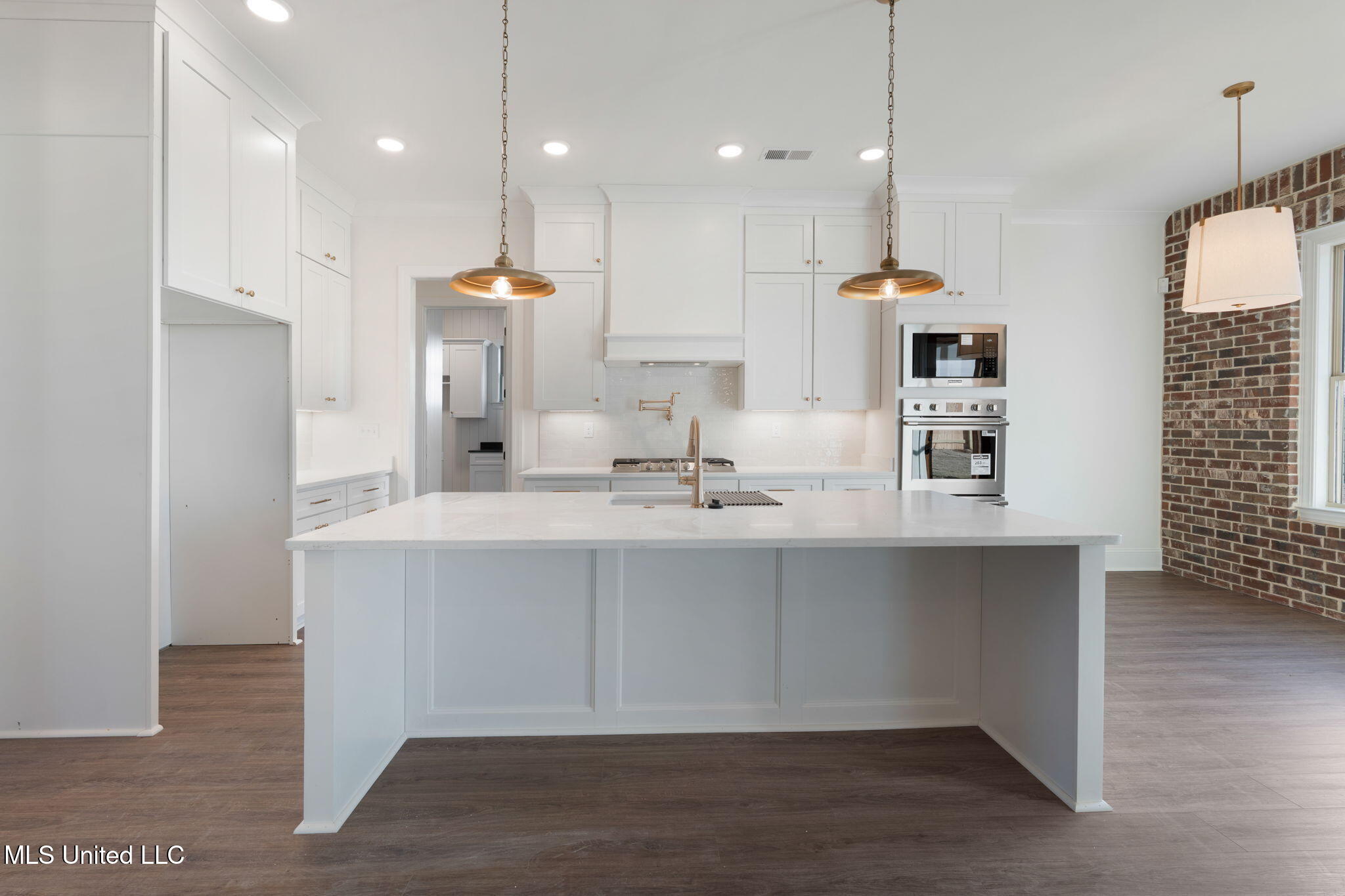 2035 Livingston Way Hernando, MS 38632 - Photo 12 of 43 Kitchen b