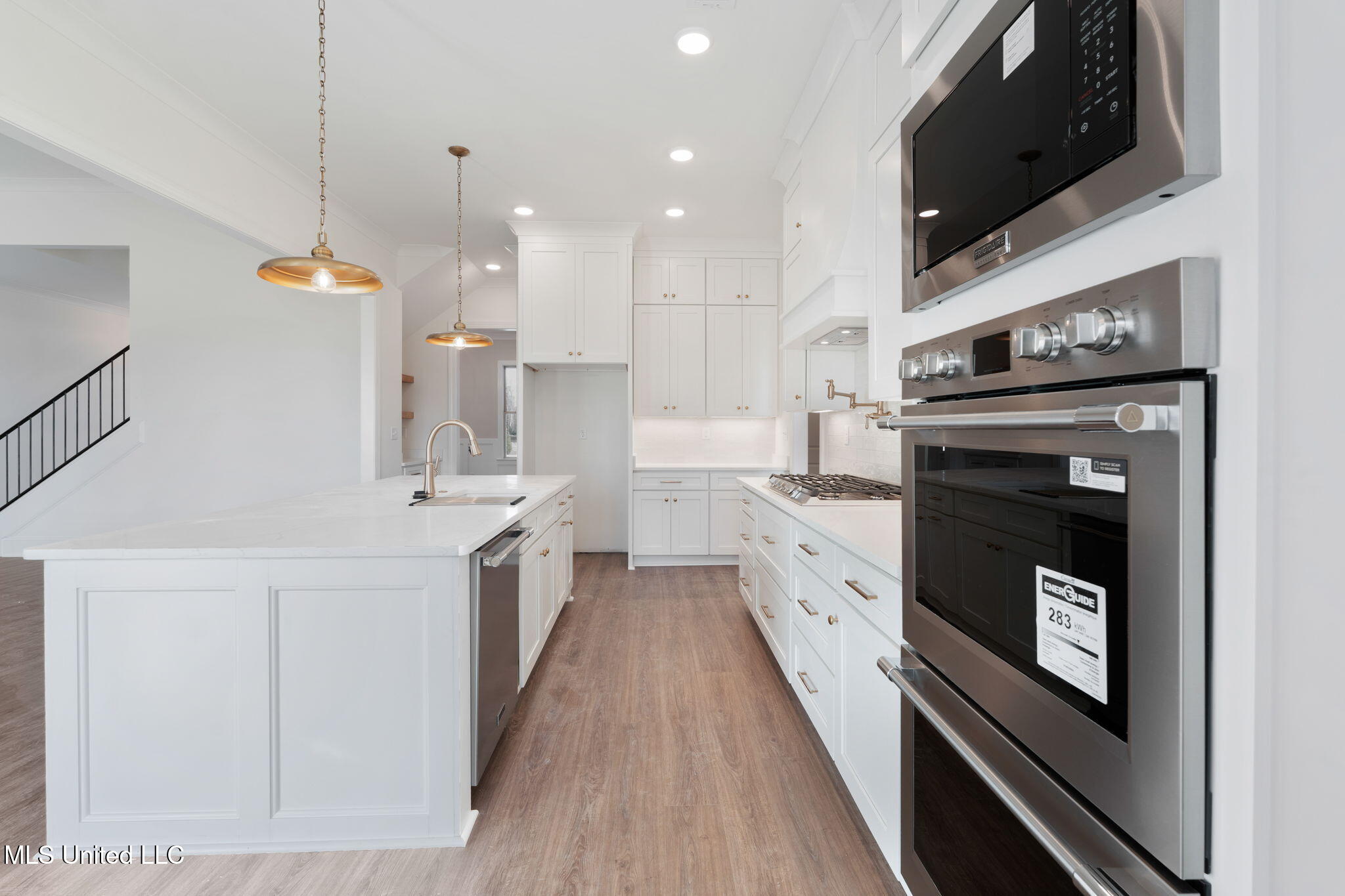 2035 Livingston Way Hernando, MS 38632 - Photo 13 of 43 Stainless Appliances