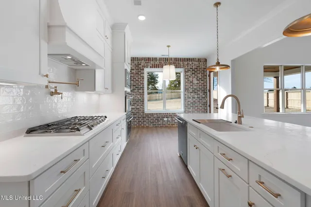 $682,500 | 2035 Livingston Way, Hernando, MS 38632