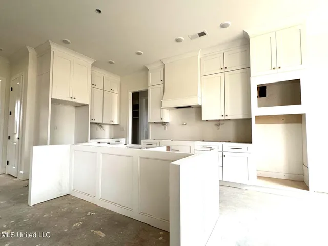 $682,500 | 2035 Livingston Way, Hernando, MS 38632