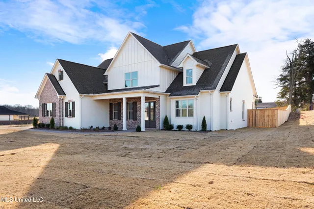 $682,500 | 2035 Livingston Way, Hernando, MS 38632