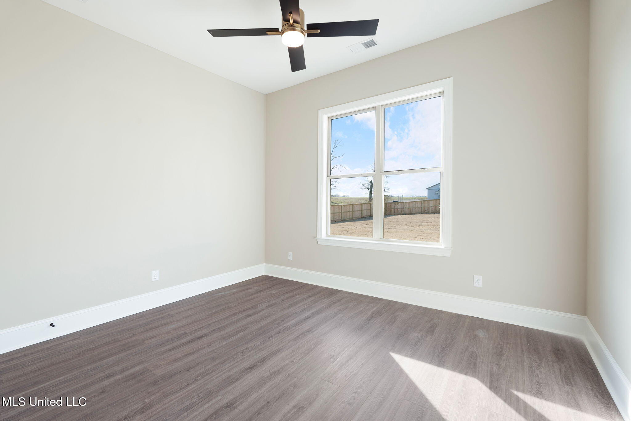 2035 Livingston Way Hernando, MS 38632 - Photo 25 of 43 Bedroom 2