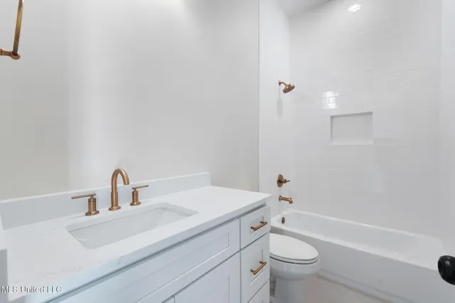 $682,500 | 2035 Livingston Way, Hernando, MS 38632