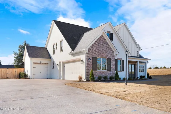 $682,500 | 2035 Livingston Way, Hernando, MS 38632