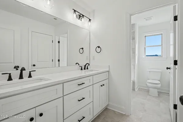 $682,500 | 2035 Livingston Way, Hernando, MS 38632