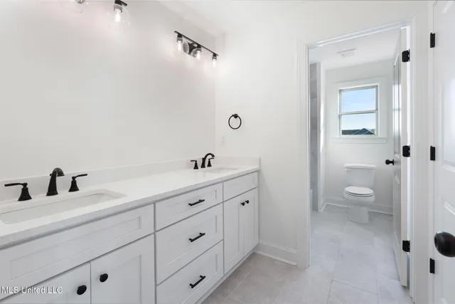 $682,500 | 2035 Livingston Way, Hernando, MS 38632