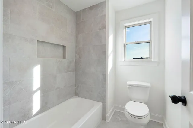 $682,500 | 2035 Livingston Way, Hernando, MS 38632