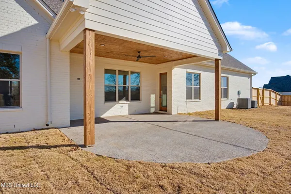 $682,500 | 2035 Livingston Way, Hernando, MS 38632