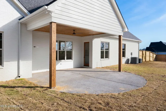 $682,500 | 2035 Livingston Way, Hernando, MS 38632