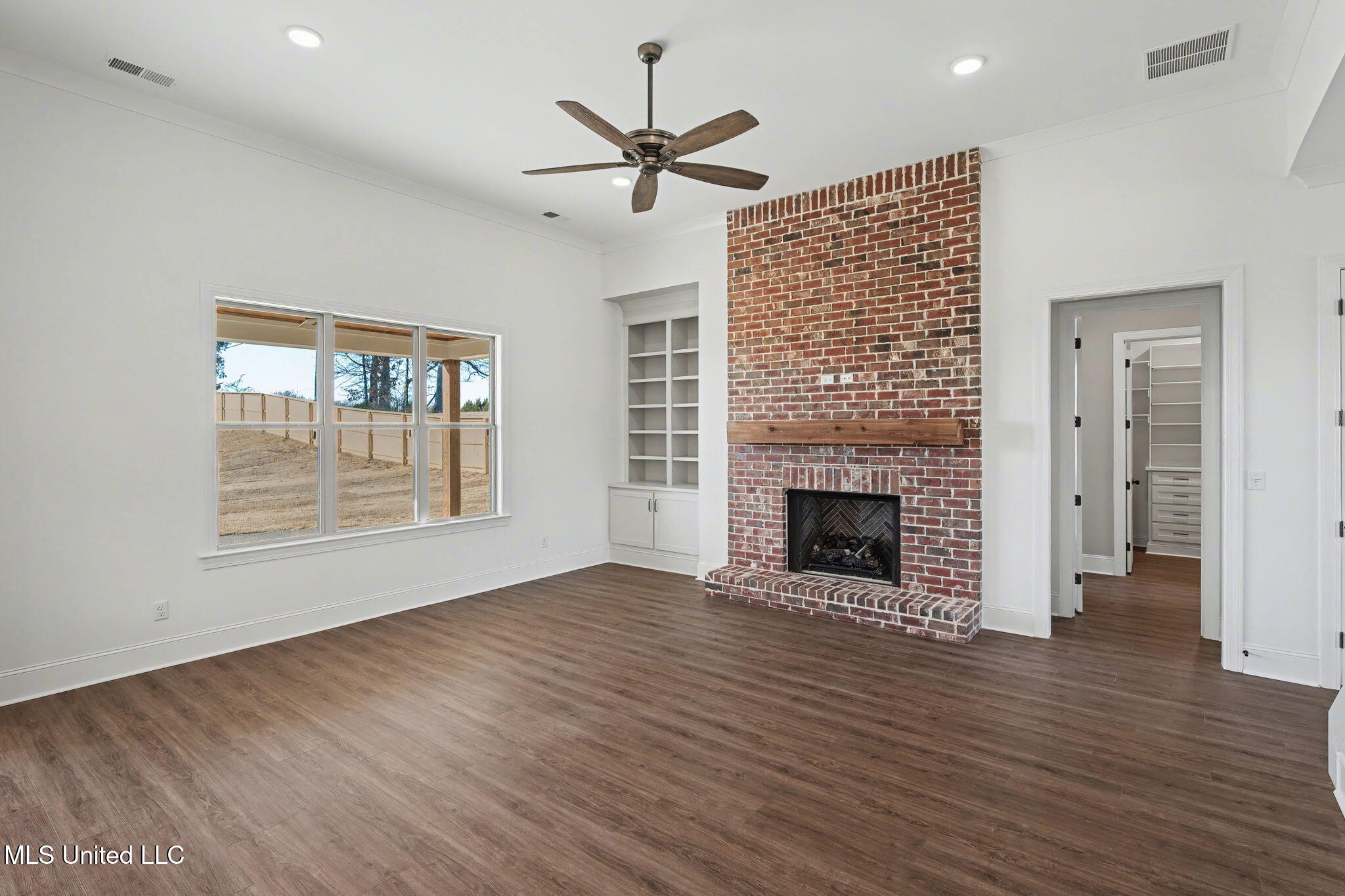 2035 Livingston Way Hernando, MS 38632 - Photo 6 of 43 Great Room b