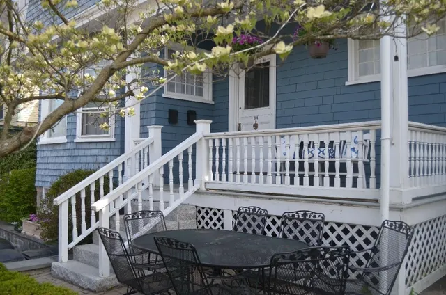 $6,000 | 34 Bull Street, Newport, RI 02840