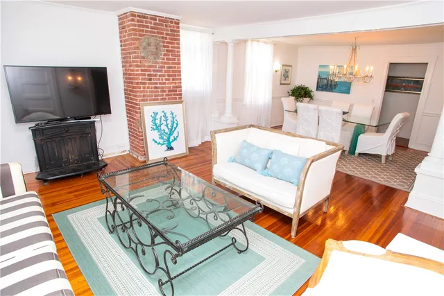 $6,000 | 34 Bull Street, Newport, RI 02840