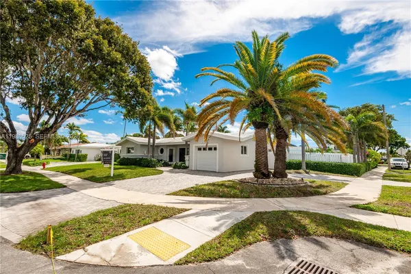 $4,500 | 2070 Northeast 65th Street, Fort Lauderdale, FL 33308