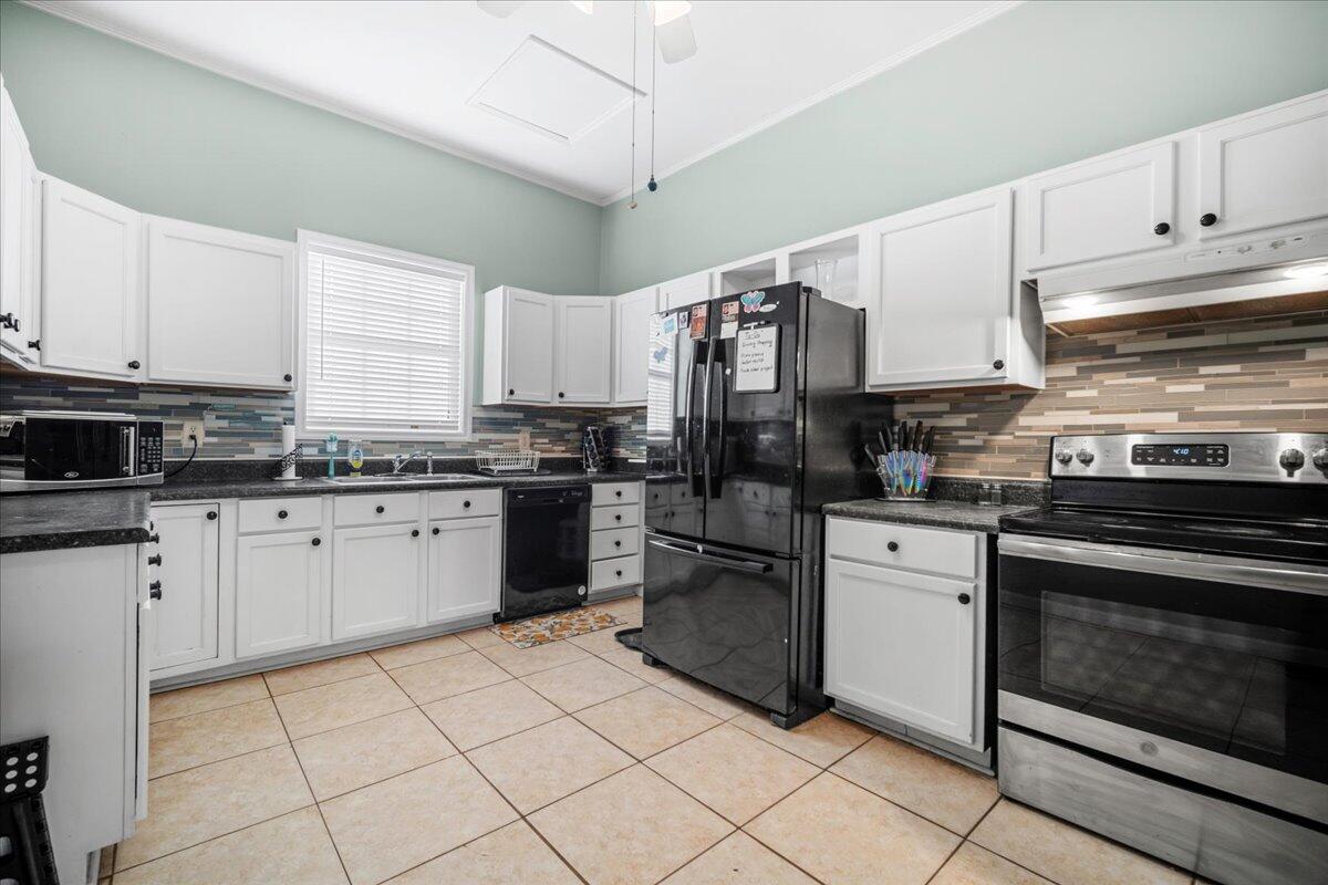 555 West Barkley Street Elloree, SC 29047 - Photo 28 of 44 28-555 W Barkley St-18