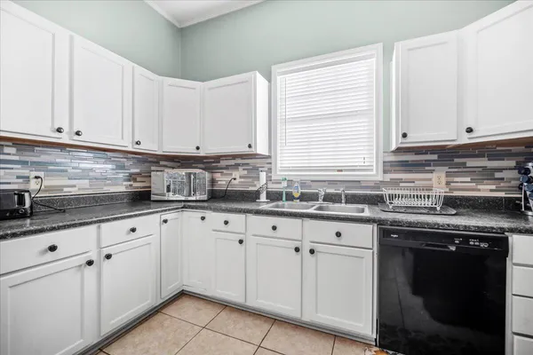 $290,000 | 555 West Barkley Street, Elloree, SC 29047