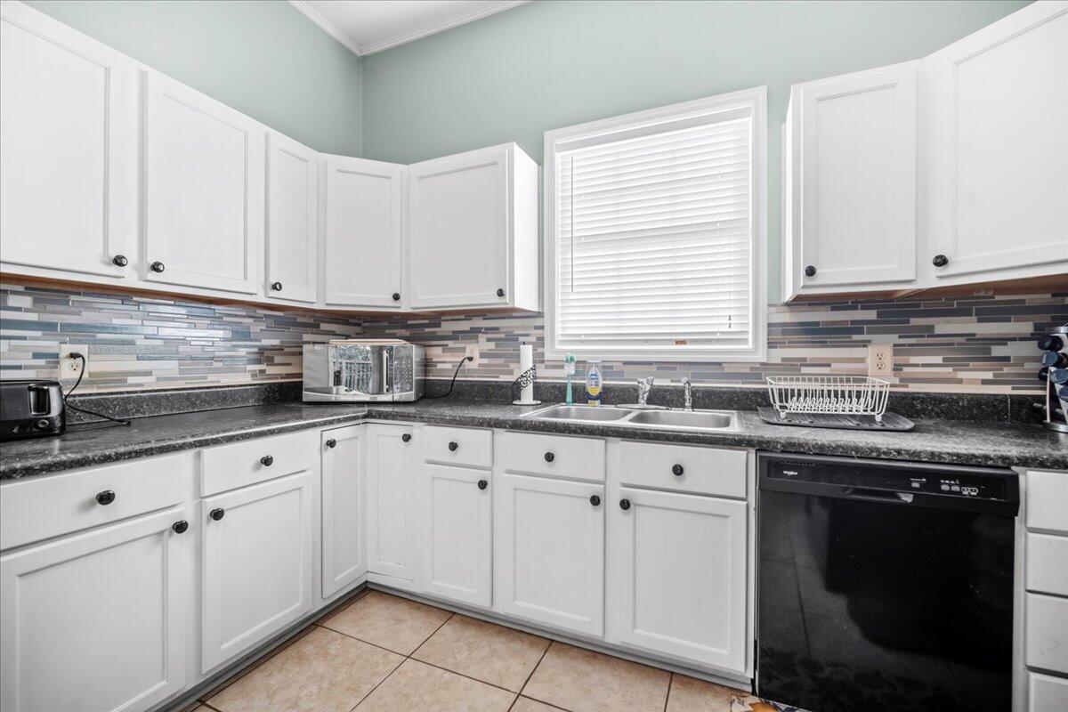 555 West Barkley Street Elloree, SC 29047 - Photo 29 of 44 29-555 W Barkley St-19