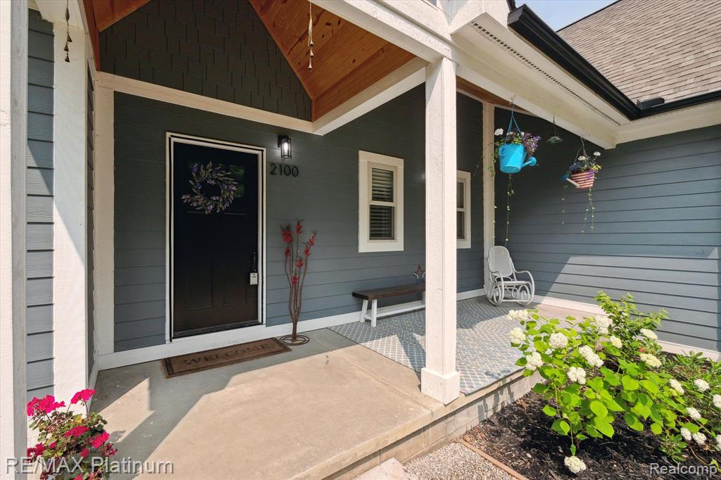 2100 Peavy Road Howell, MI 48843 - Photo 3 of 35