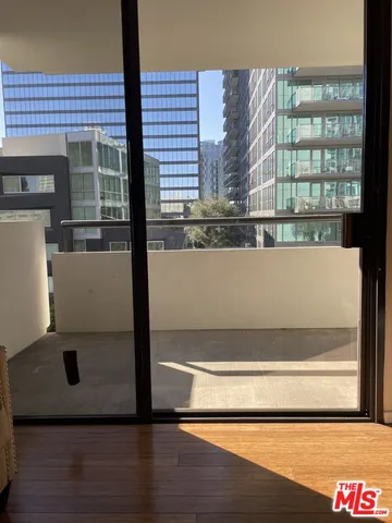 $3,275 | 600 West 9th Street, Unit 607, Los Angeles, CA 90015