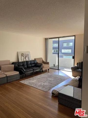 $3,275 | 600 West 9th Street, Unit 607, Los Angeles, CA 90015