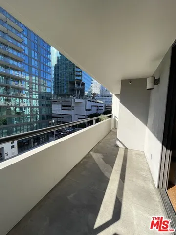 $3,275 | 600 West 9th Street, Unit 607, Los Angeles, CA 90015