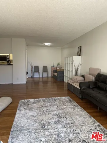 $3,275 | 600 West 9th Street, Unit 607, Los Angeles, CA 90015