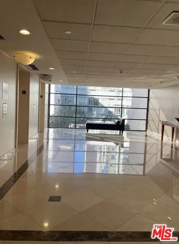 $3,275 | 600 West 9th Street, Unit 607, Los Angeles, CA 90015