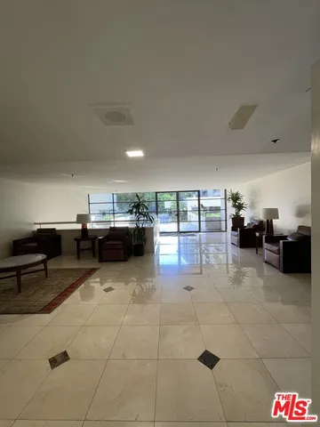 $3,275 | 600 West 9th Street, Unit 607, Los Angeles, CA 90015