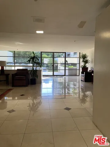 $3,275 | 600 West 9th Street, Unit 607, Los Angeles, CA 90015