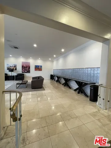 $3,275 | 600 West 9th Street, Unit 607, Los Angeles, CA 90015