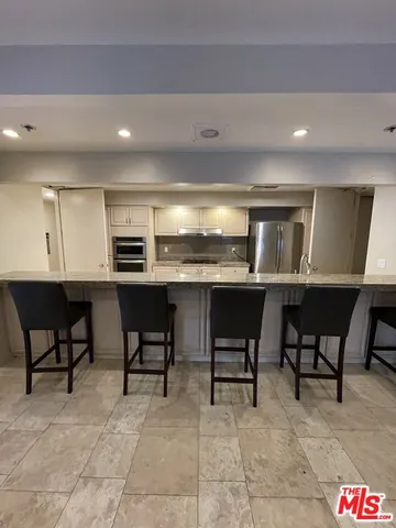 $3,275 | 600 West 9th Street, Unit 607, Los Angeles, CA 90015