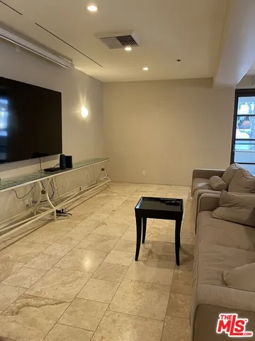 $3,275 | 600 West 9th Street, Unit 607, Los Angeles, CA 90015