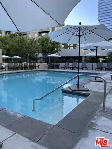 $3,275 | 600 West 9th Street, Unit 607, Los Angeles, CA 90015