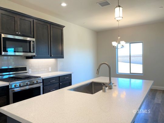 2016 South Del Rosa Drive Ridgecrest, CA 93555 - Photo 9 of 34 Gallery Image 9