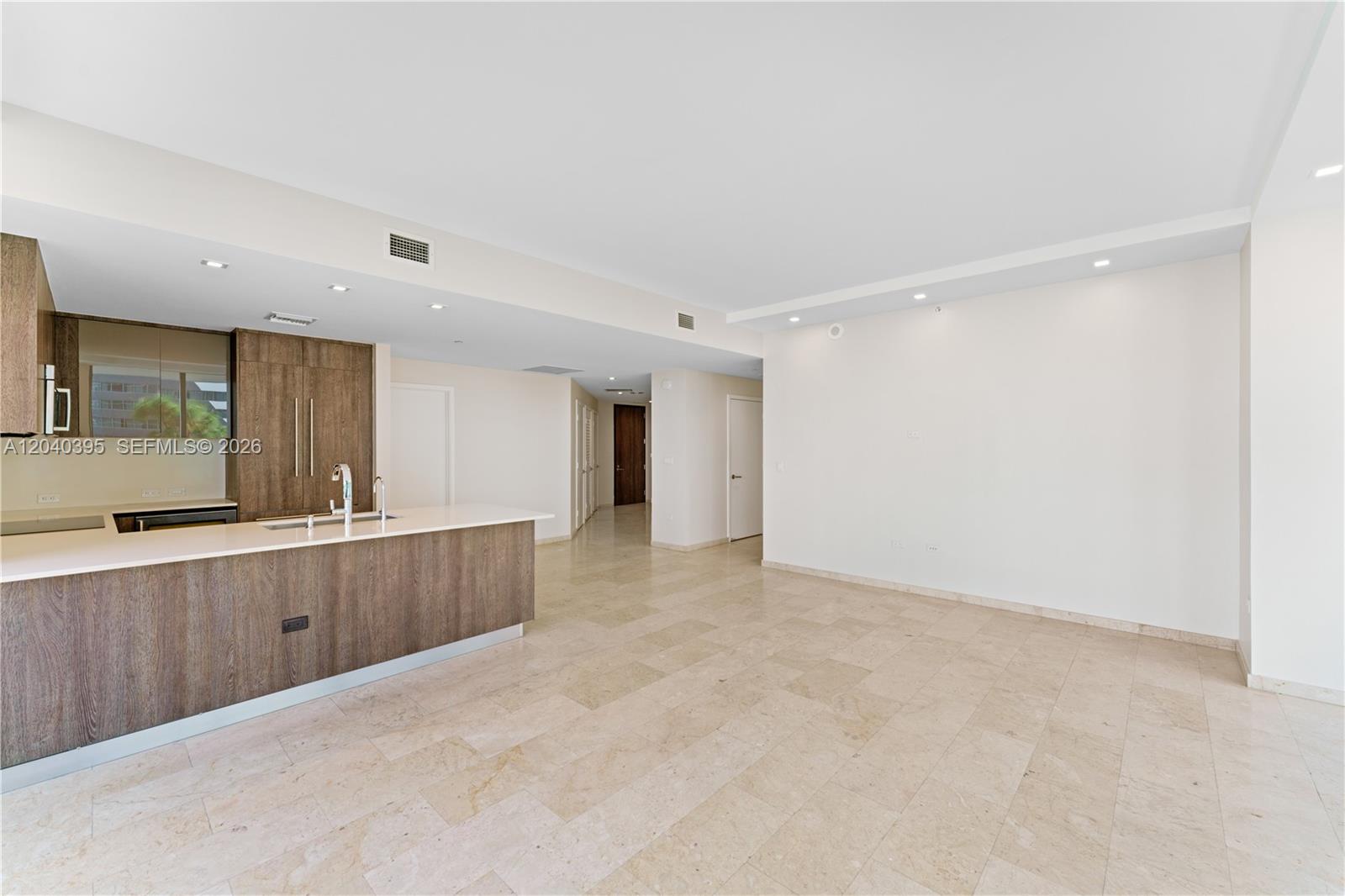 88 Southwest 7th Street, Unit 712 Miami, FL 33130 - Photo 7 of 22