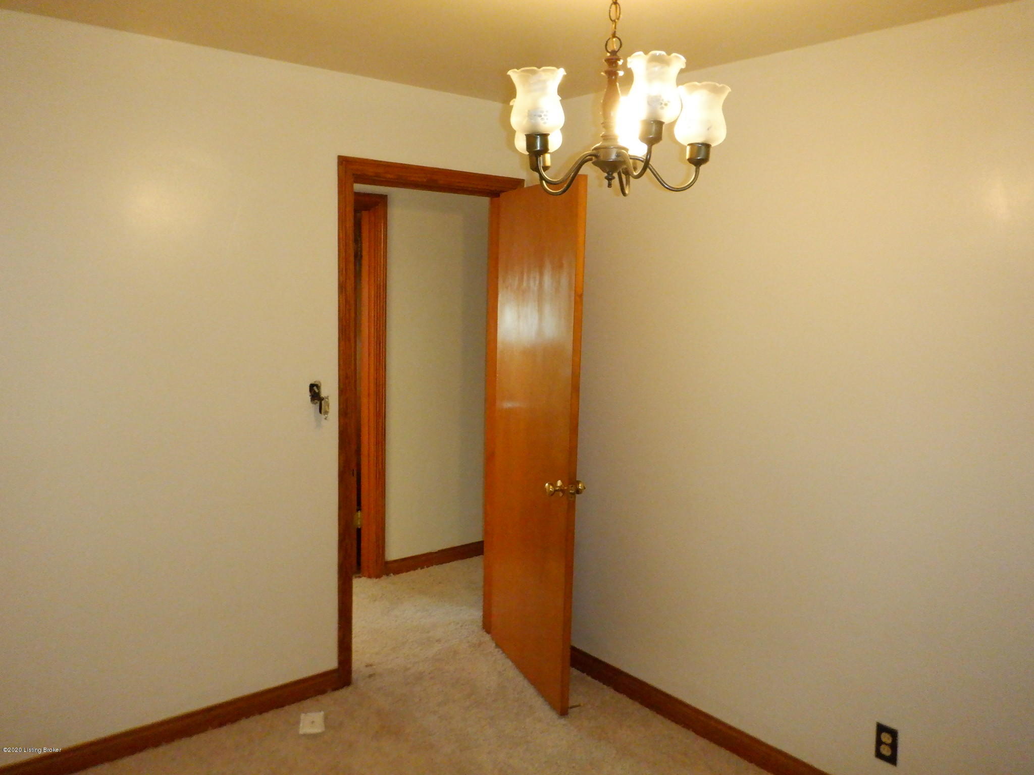 7807 Bluebonnet Road Louisville, KY 40258 - Photo 9 of 25 DSCF9275