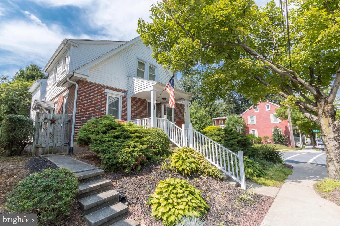 338 East Main Street Lititz, PA 17543 - Photo 1 of 37