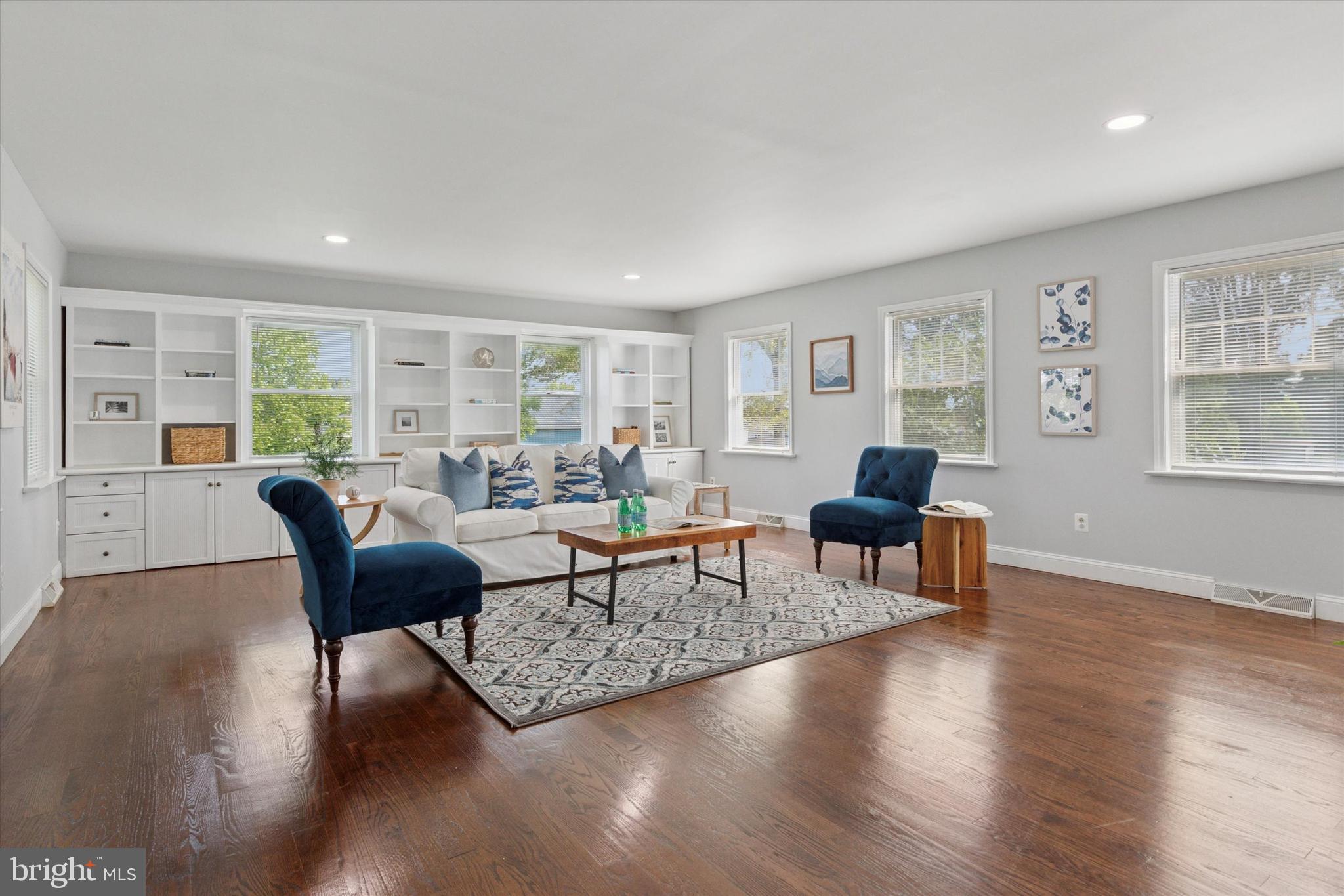 329 Clear Spring Road Lansdale, PA 19446 - Photo 5 of 34 Gallery Image 5