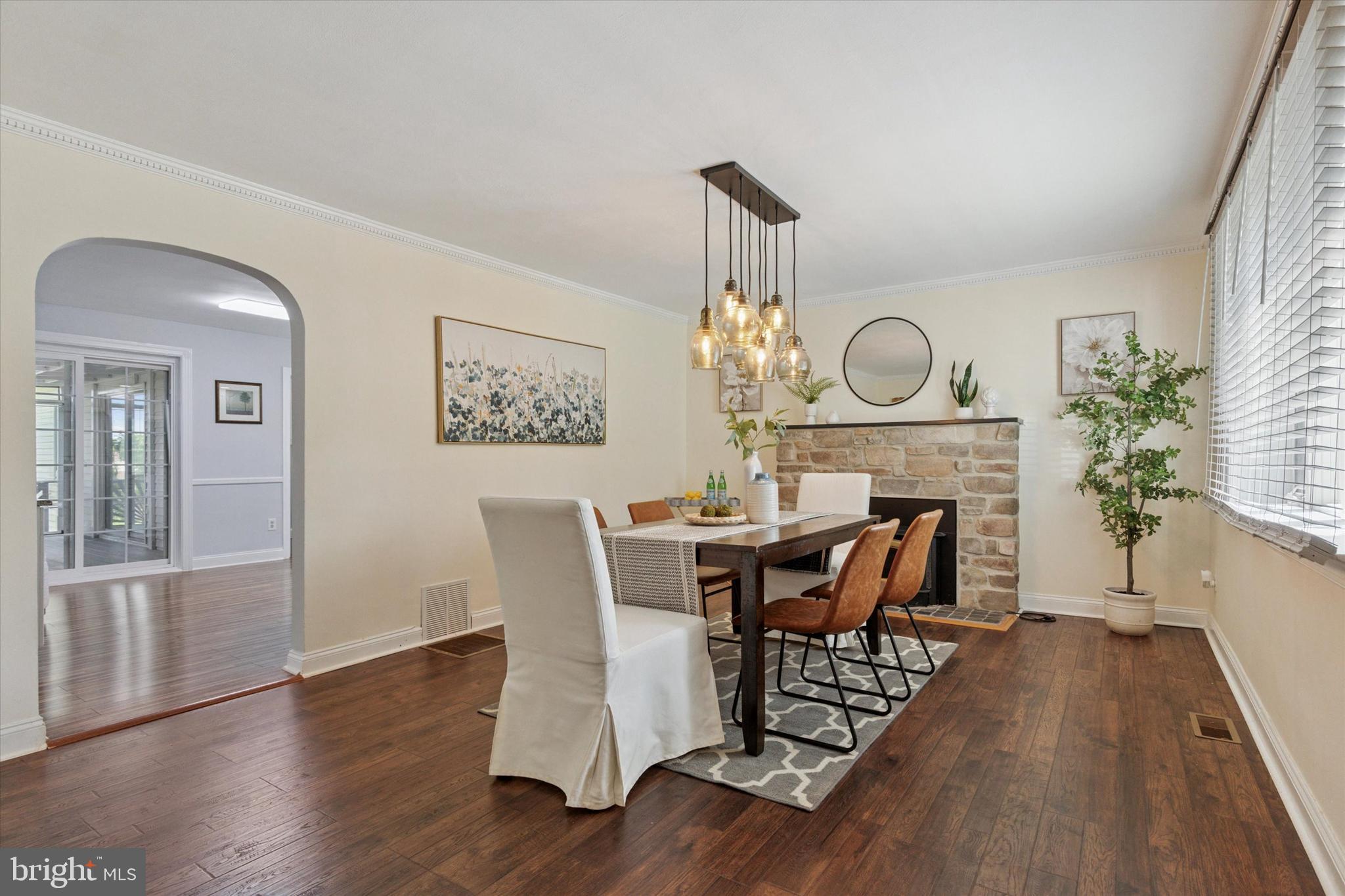 329 Clear Spring Road Lansdale, PA 19446 - Photo 9 of 34 Gallery Image 9