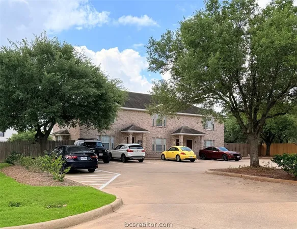 $1,145,000 | 1128-1136 Gridiron Drive, College Station, TX 77840