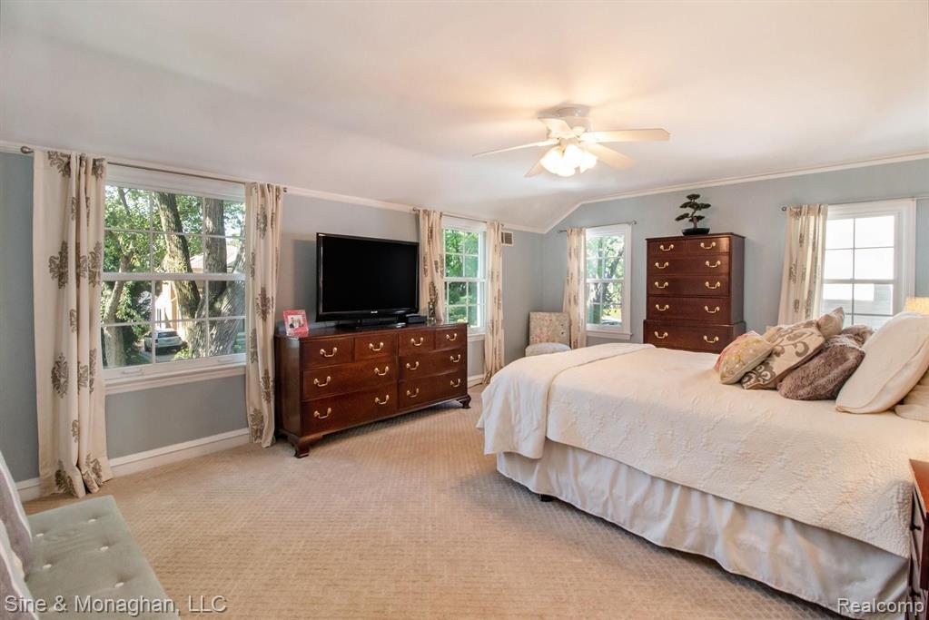 302 Merriweather Road Grosse Pointe Farms, MI 48236 - Photo 16 of 39