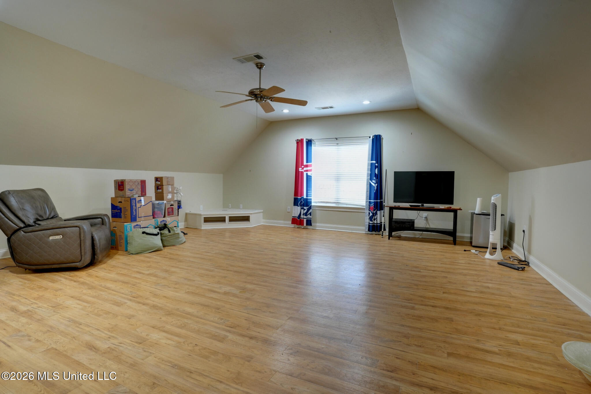 691 Hoy Road Madison, MS 39110 - Photo 34 of 46 Bonus_Room_01_Bracket_Blend