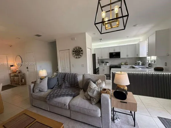$3,000 | 20917 Northeast 8th Avenue, Unit 20917, Miami, FL 33162