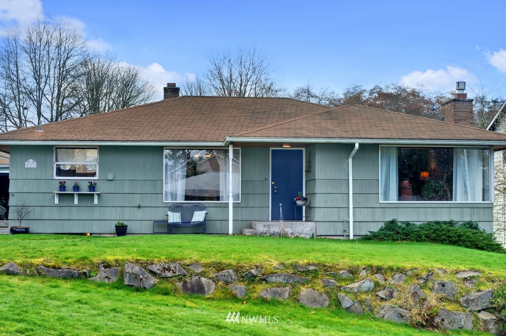 4931 Southwest Forney Street Seattle, WA 98116 - Photo 1 of 19 Gallery Image 1