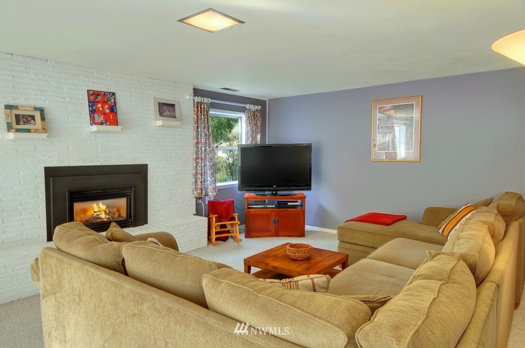4931 Southwest Forney Street Seattle, WA 98116 - Photo 11 of 19 Gallery Image 11