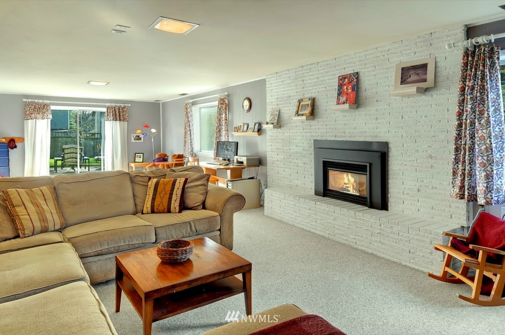 4931 Southwest Forney Street Seattle, WA 98116 - Photo 12 of 19 Gallery Image 12