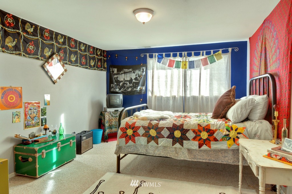4931 Southwest Forney Street Seattle, WA 98116 - Photo 13 of 19 Gallery Image 13
