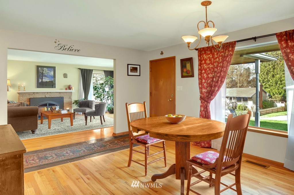 4931 Southwest Forney Street Seattle, WA 98116 - Photo 3 of 19 Gallery Image 3